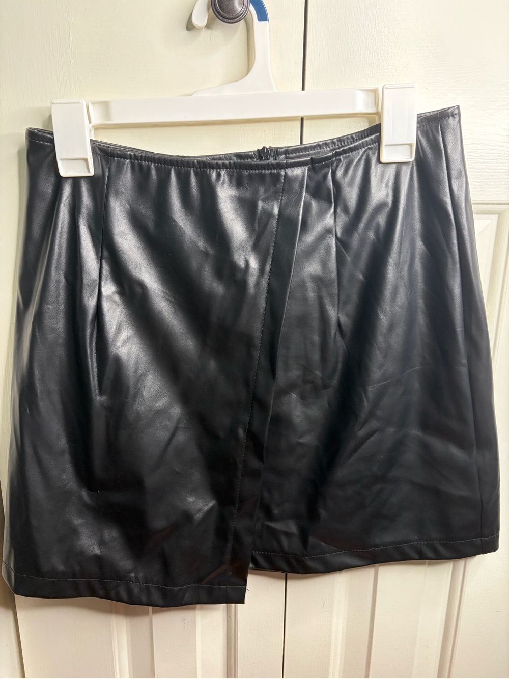 SHEIN Black Satin Leather asymmetrical skirt